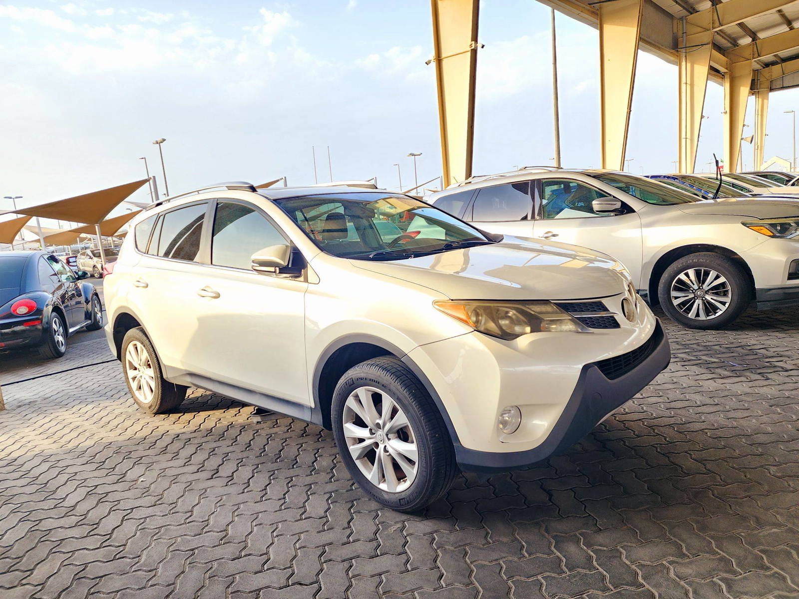 2013 TOYOTA RAV4 — 174811 Miles — Lot 40738658 — Souq - Marhaba Auctions Used Cars - Image 4