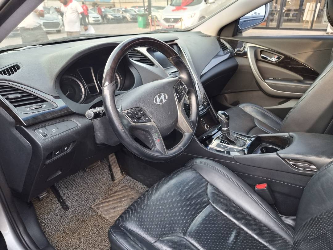 2011 HYUNDAI GRANDEUR — 221045 KM — Lot 013237 — Ind. 12 - Marhaba Auctions Used Cars - Image 8