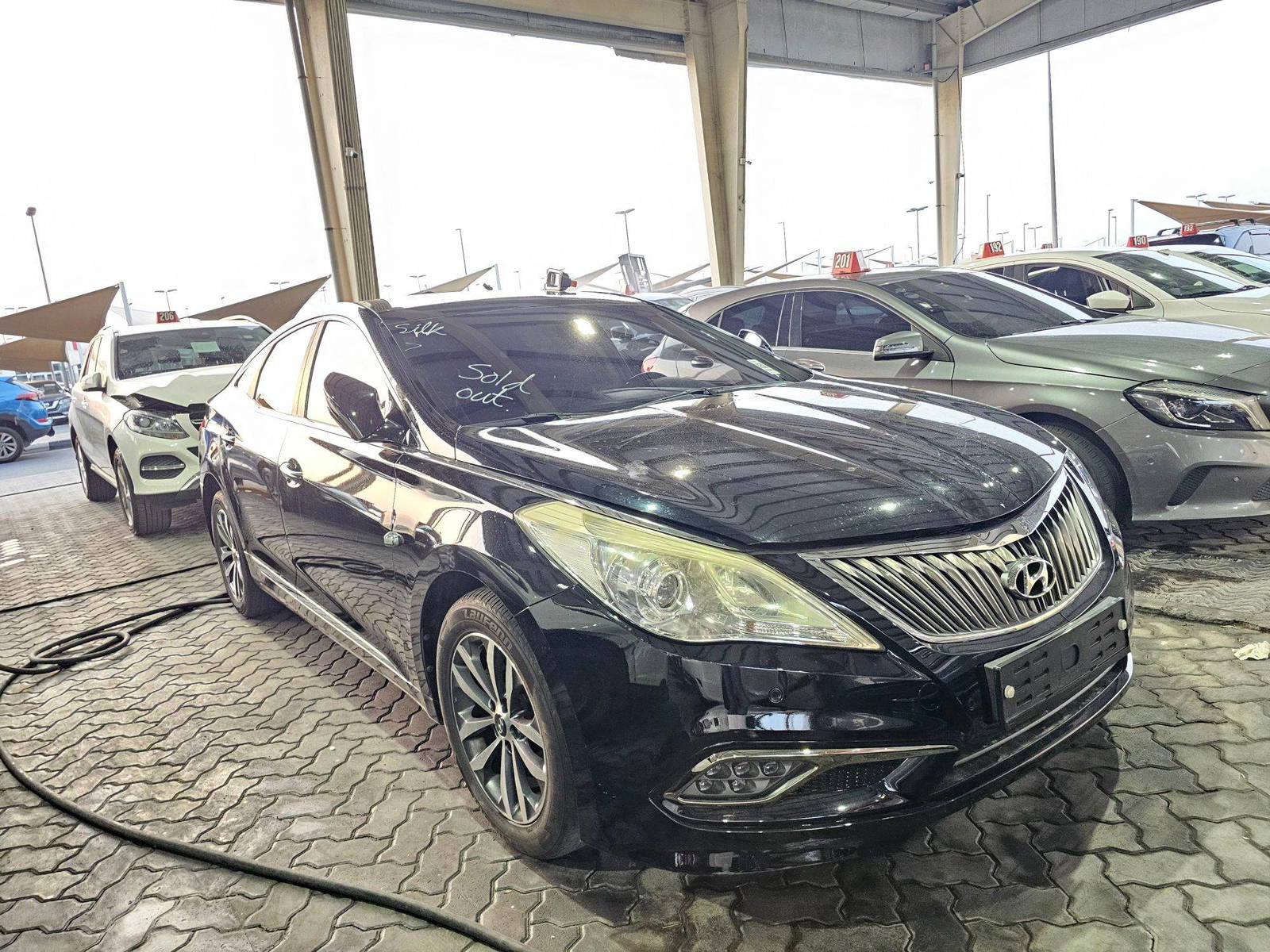 2012 HYUNDAI GRANDEUR — 123393 KM — Lot 172356 — Souq - Marhaba Auctions Used Cars - Image 4