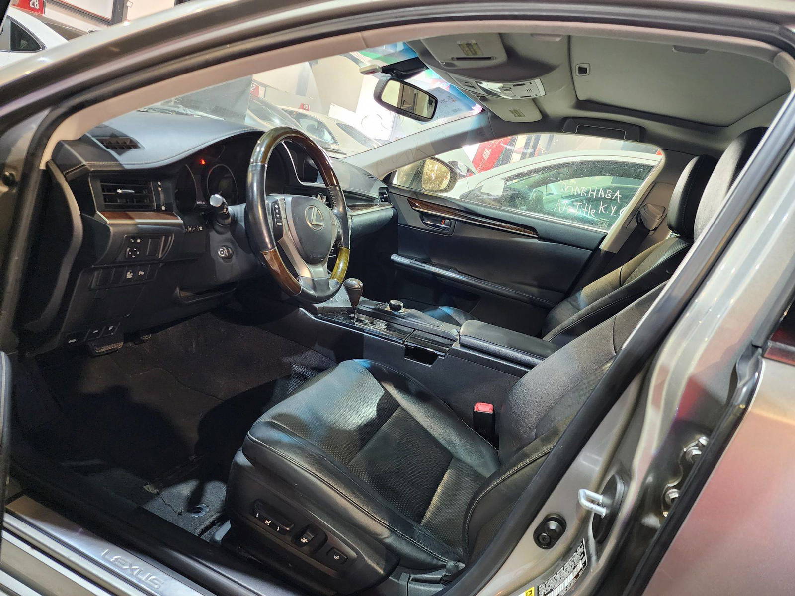 2015 LEXUS ES 350 — 204693 Miles — Lot 7F2160173 — Ind. 12 - Marhaba Auctions Used Cars - Image 10