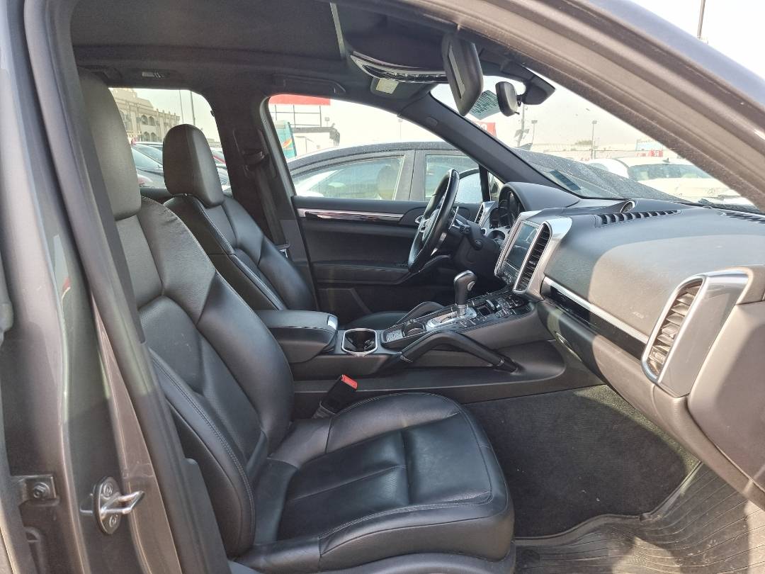 2018 PORSCHE Cayenne — 124921 Miles — Lot 215478 — Souq - Marhaba Auctions Used Cars - Image 9