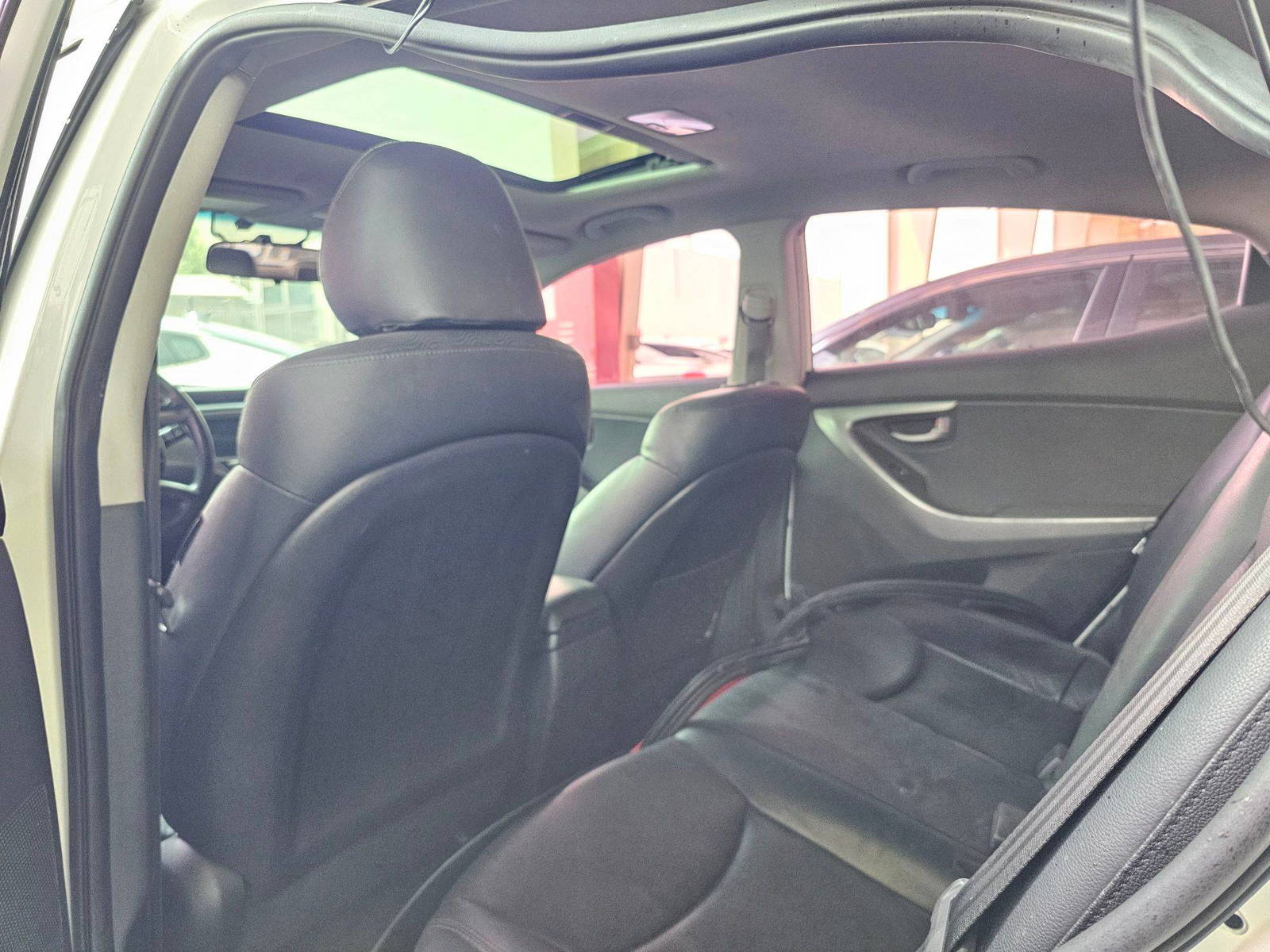 2012 HYUNDAI AVANTE — 185986 KM — Lot 329028 — Ind. 12 - Marhaba Auctions Used Cars - Image 6
