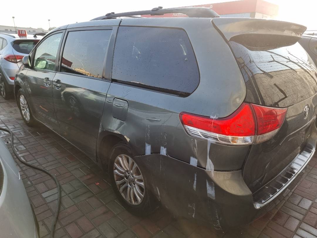 2011 TOYOTA SIENNA — 171113 Miles — Lot 109033 — Ind. 12 - Marhaba Auctions Used Cars - Image 5