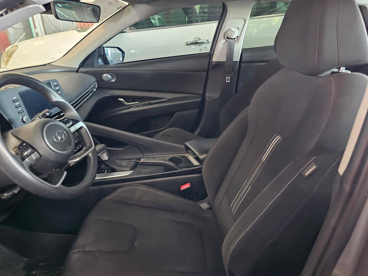 2023 HYUNDAI ELANTRA — 76419 KM — Lot PU447104 — Main - Marhaba Auctions Used Cars - Image 7