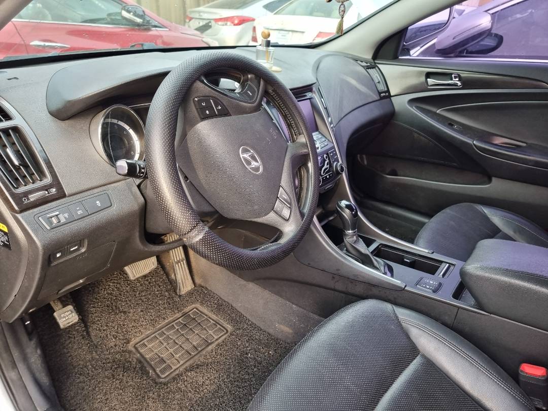 2012 HYUNDAI SONATA — 187697 KM — Lot 367425 — Souq - Marhaba Auctions Used Cars - Image 8