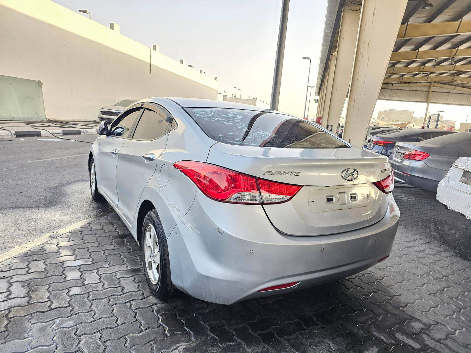 2012 HYUNDAI AVANTE — 189044 KM — Lot 285426 — Souq - Marhaba Auctions Used Cars - Image 4