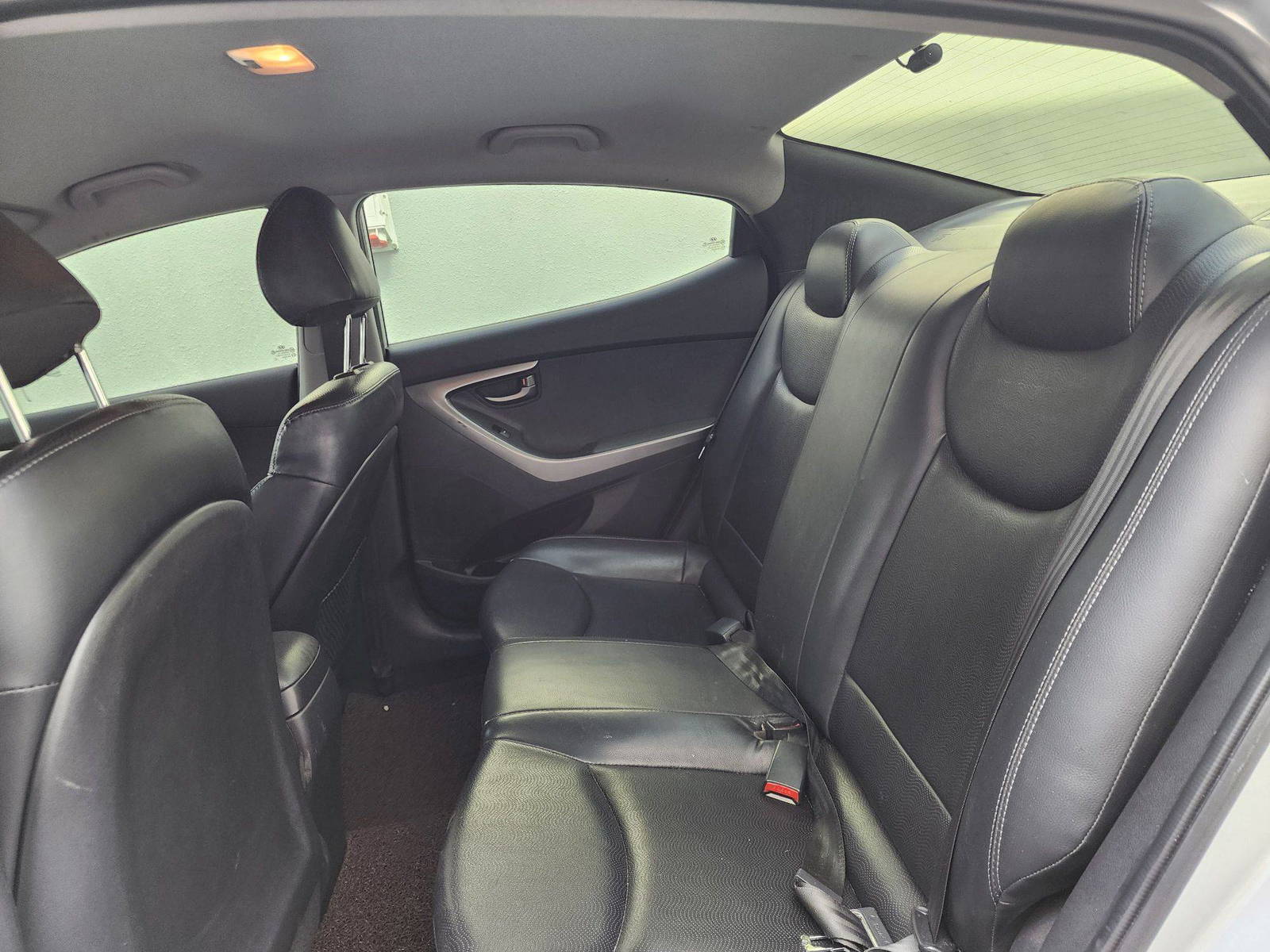 2011 HYUNDAI AVANTE — 210033 KM — Lot 077484 — Al Quoz - Marhaba Auctions Used Cars - Image 7