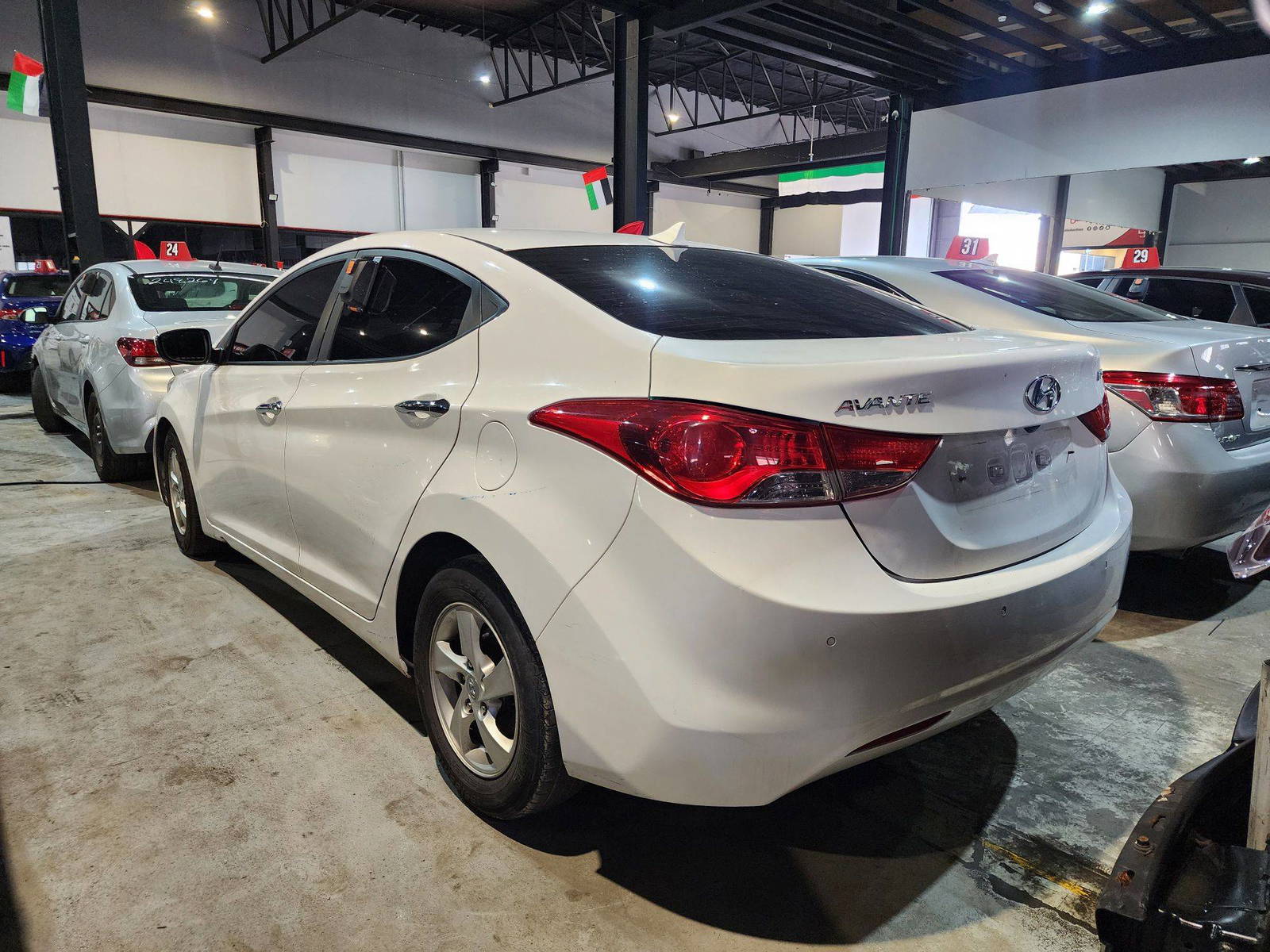 2012 HYUNDAI AVANTE — 187499 KM — Lot 593338 — Main - Marhaba Auctions Used Cars - Image 5