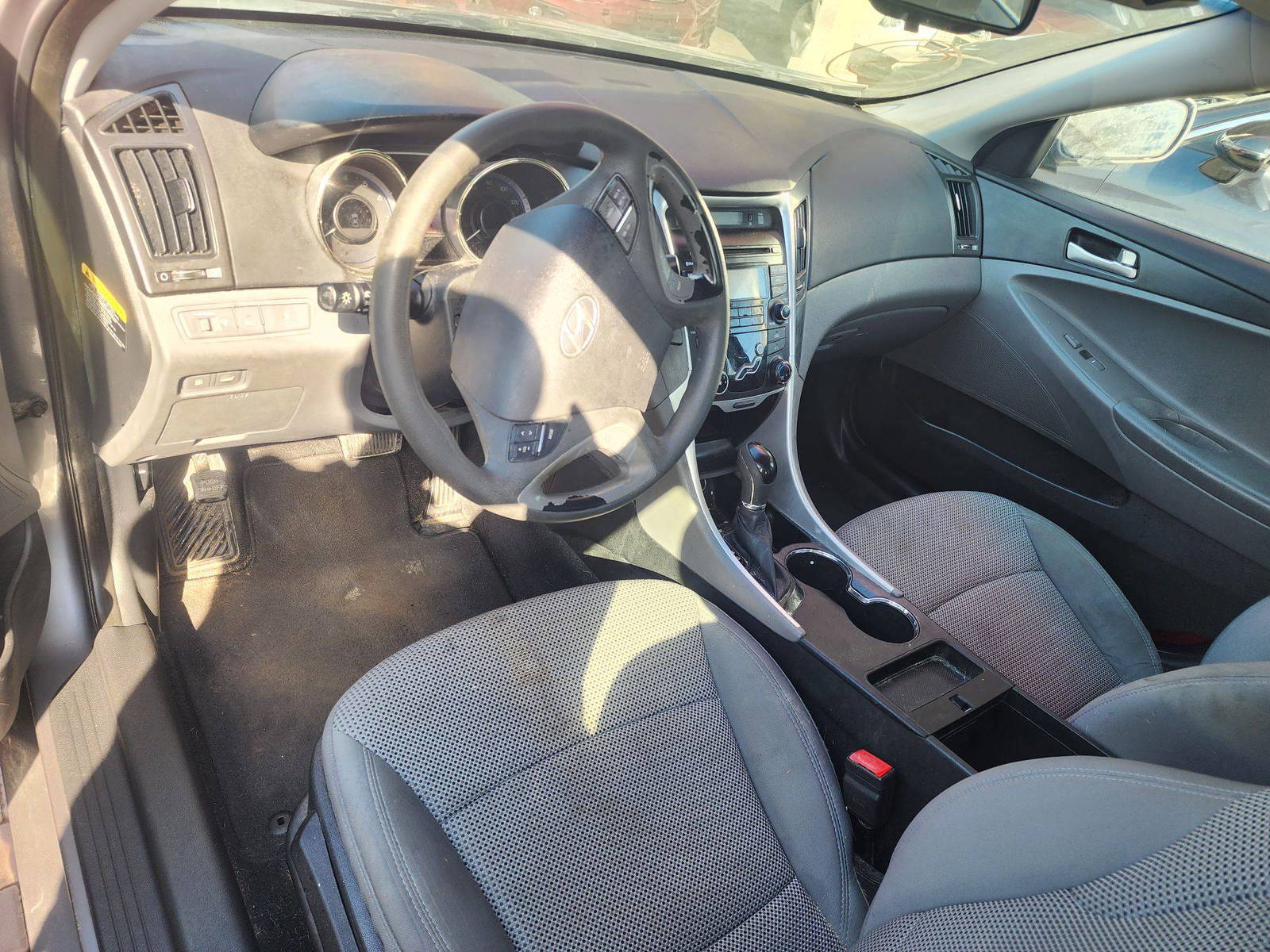 2012 HYUNDAI SONATA — 150009 Miles — Lot 67723793 - Marhaba Auctions Used Cars - Image 4