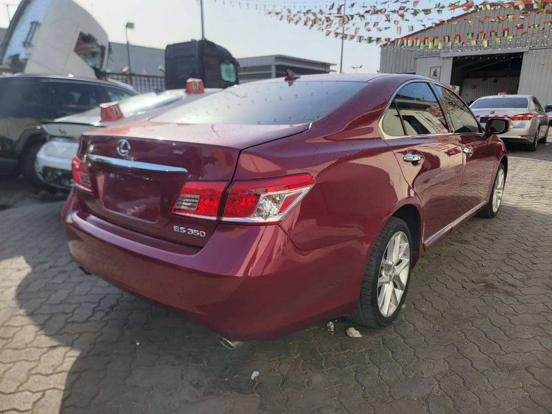 2011 LEXUS ES 350 — 176283 Miles — Lot 77442693 — Souq - Marhaba Auctions Used Cars - Image 3
