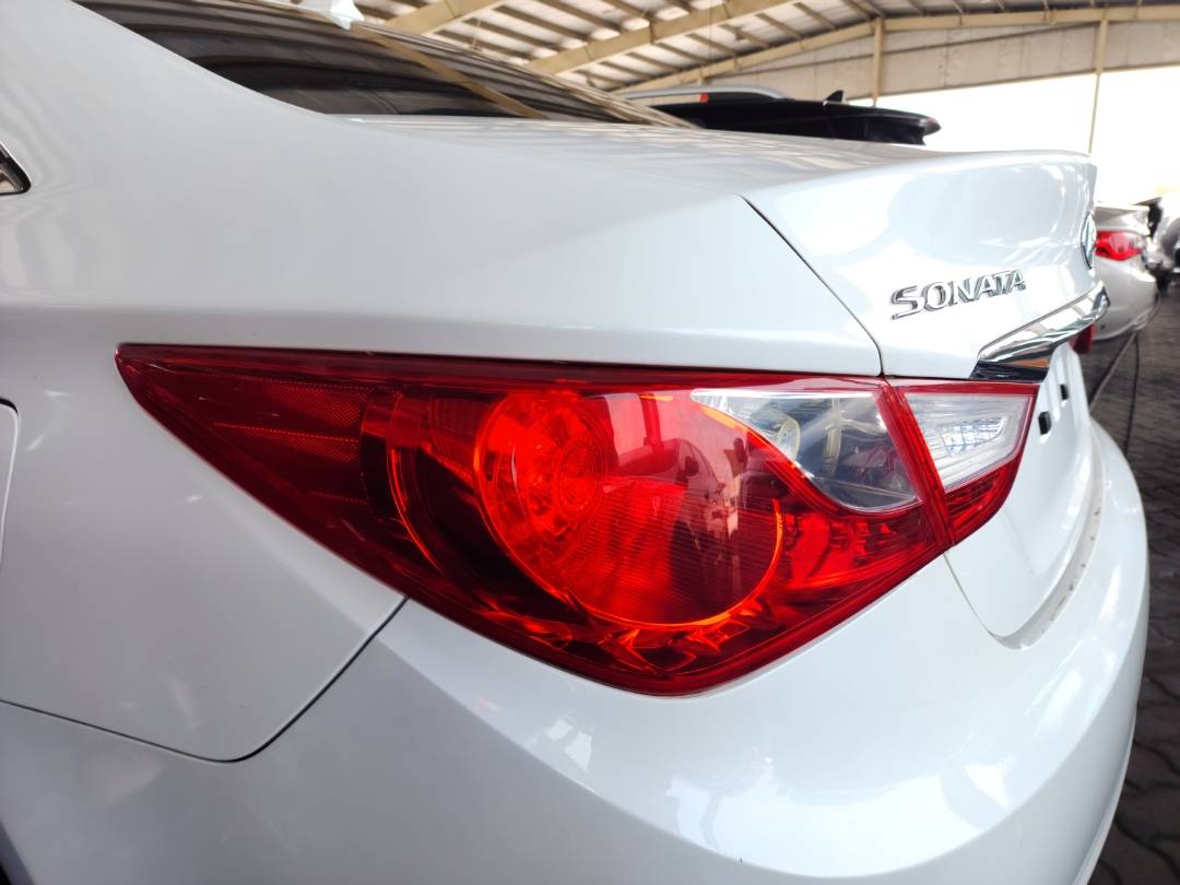 2012 HYUNDAI SONATA — 198790 Miles — Lot 47692054 — Souq - Marhaba Auctions Used Cars - Image 10