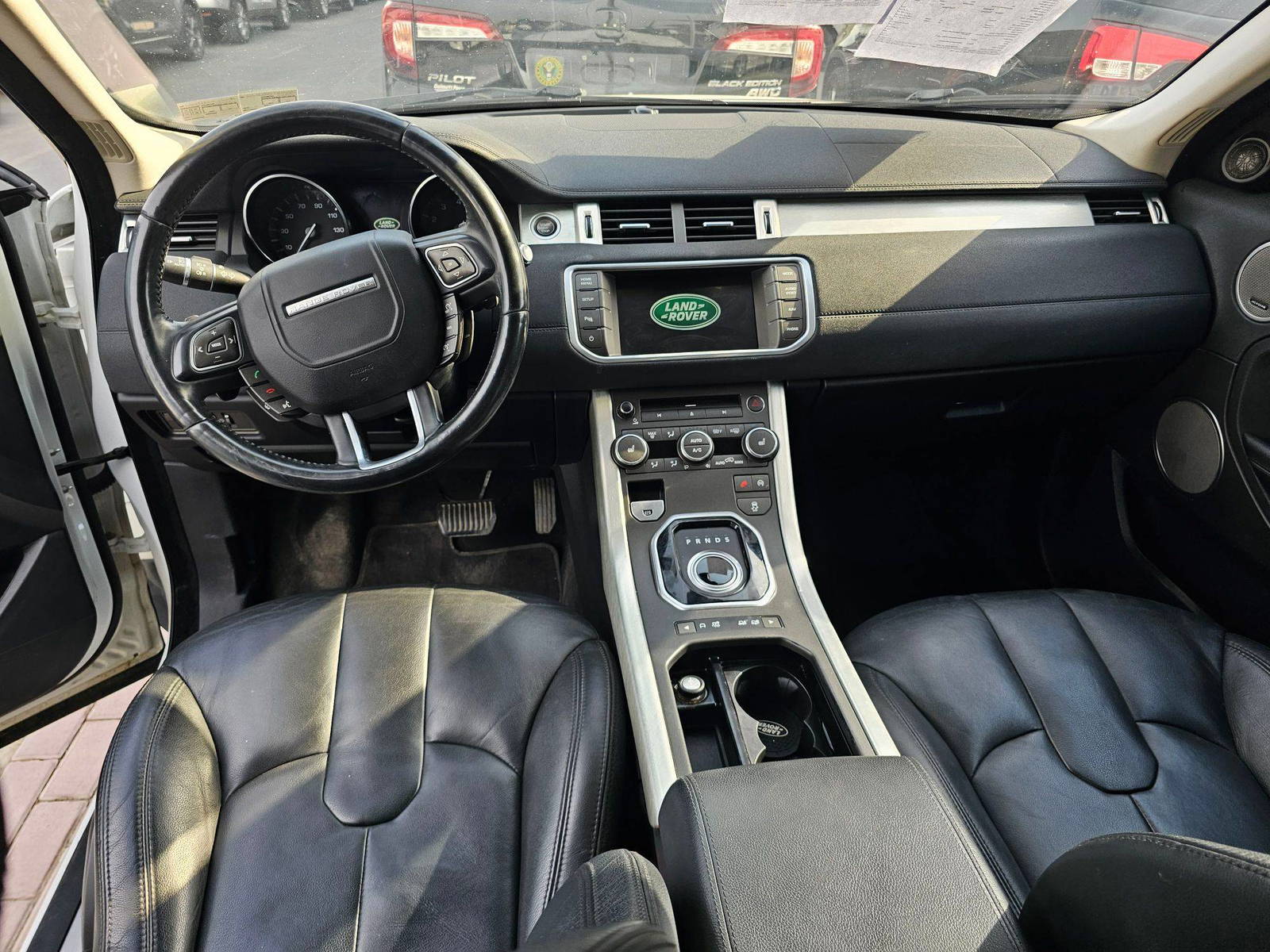 2015 LAND ROVER RANGE ROVER EVOQUE PURE PLUS — 116834 Miles — Lot G0FH019349 — Souq - Marhaba Auctions Used Cars - Image 7
