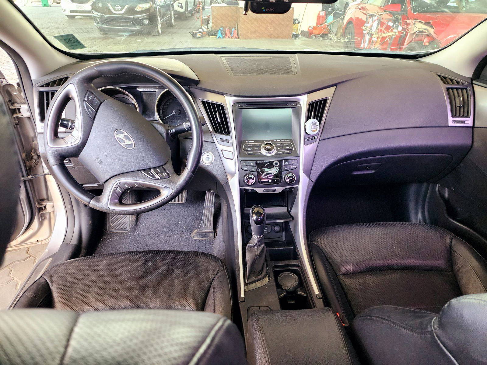 2012 HYUNDAI SONATA — 249372 KM — Lot 011757 — Souq - Marhaba Auctions Used Cars - Image 7