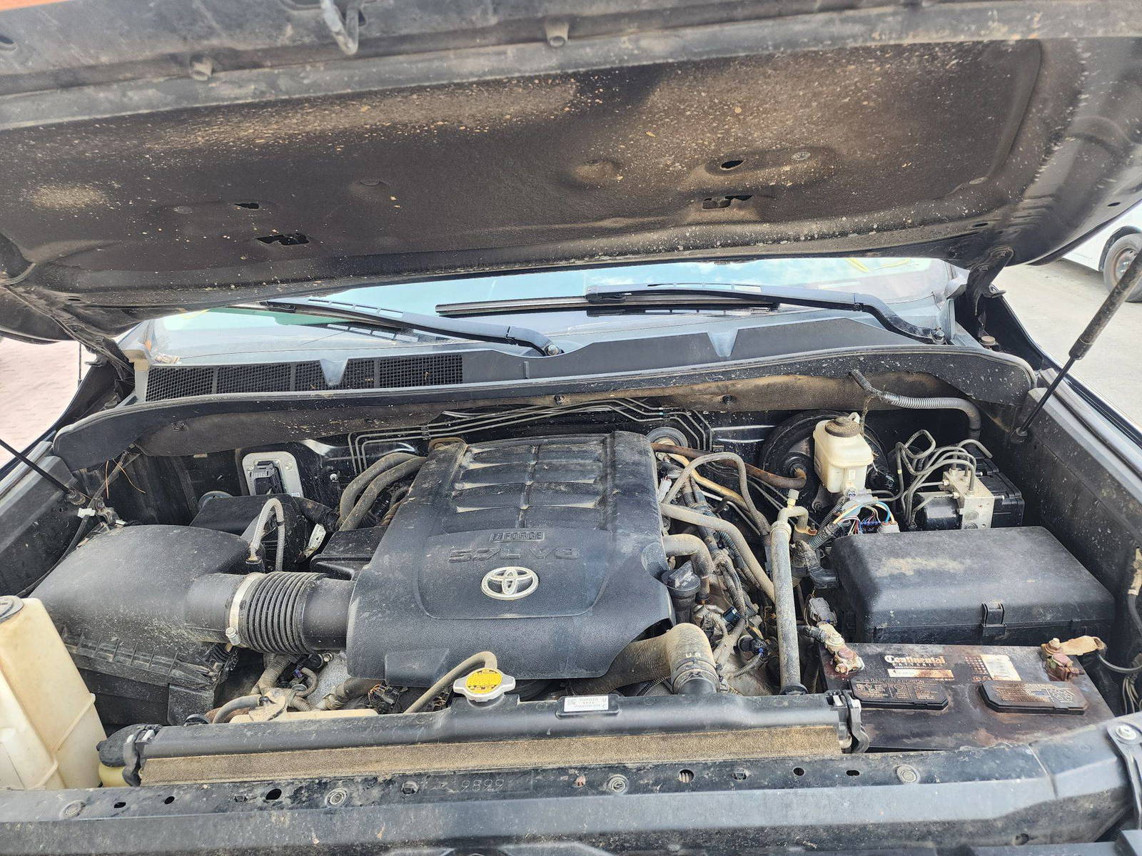 2017 TOYOTA TUNDRA — 155006 Miles — Lot X635193 — Souq - Marhaba Auctions Used Cars - Image 9