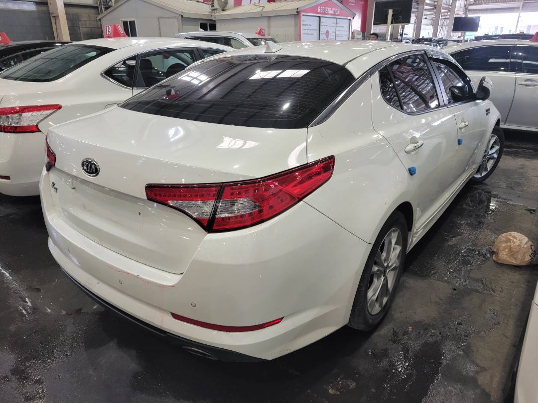 2012 KIA K5 — 240618 KM — Lot 202718 — Ind. 12 - Marhaba Auctions Used Cars - Image 5