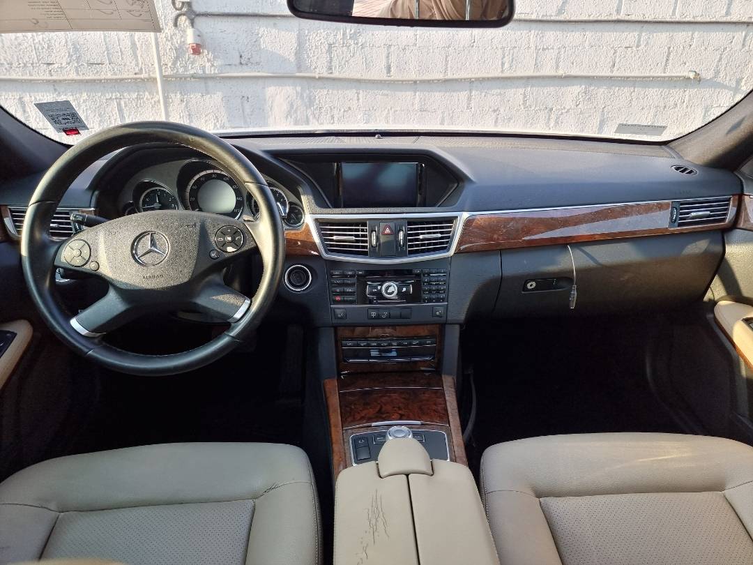 2011 MERCEDES BENZ E 350 — 176035 Miles — Lot 125487 — Souq - Marhaba Auctions Used Cars - Image 7