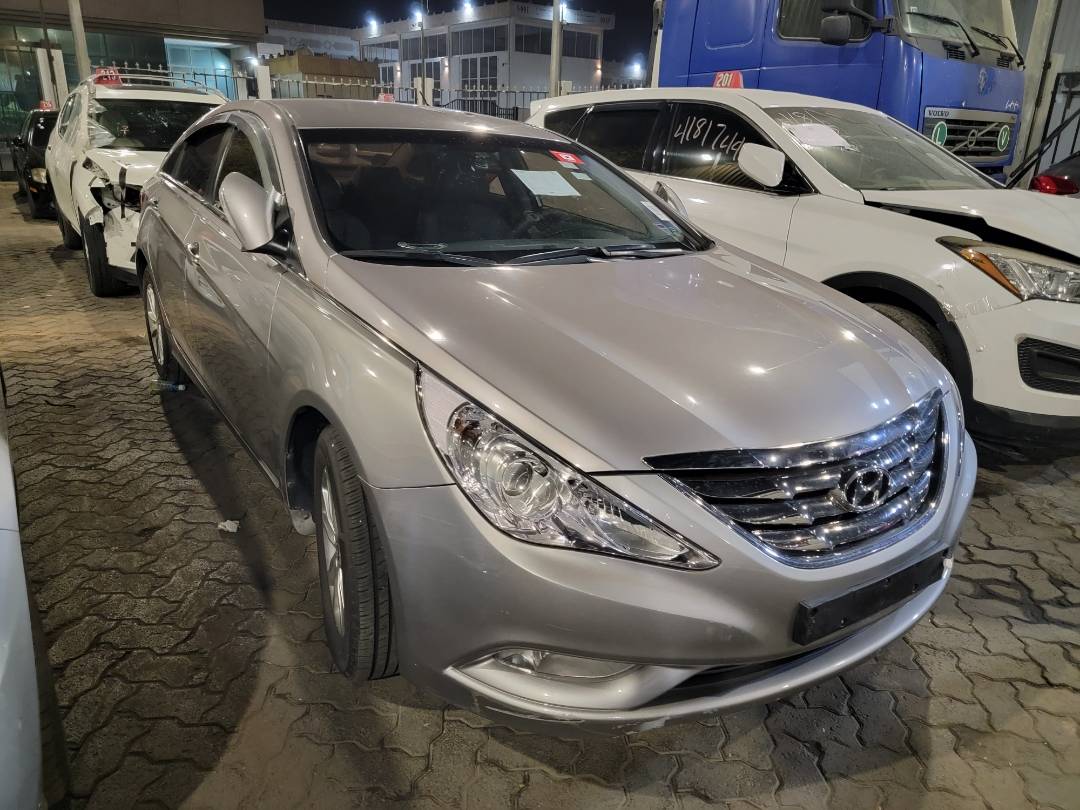2010 HYUNDAI SONATA — 129540 KM — Lot 059617 — Main - Marhaba Auctions Used Cars - Image 4