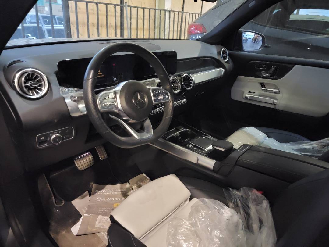 2023 MERCEDES BENZ GLB 250 — 42667 KM — Lot PW262954 — Main - Marhaba Auctions Used Cars - Image 8