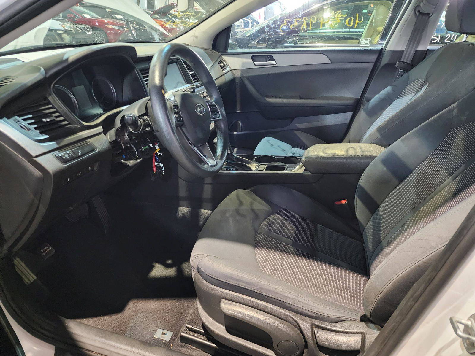 2018 HYUNDAI SONATA — 101249 Miles — Lot 704002 — Al Quoz - Marhaba Auctions Used Cars - Image 9