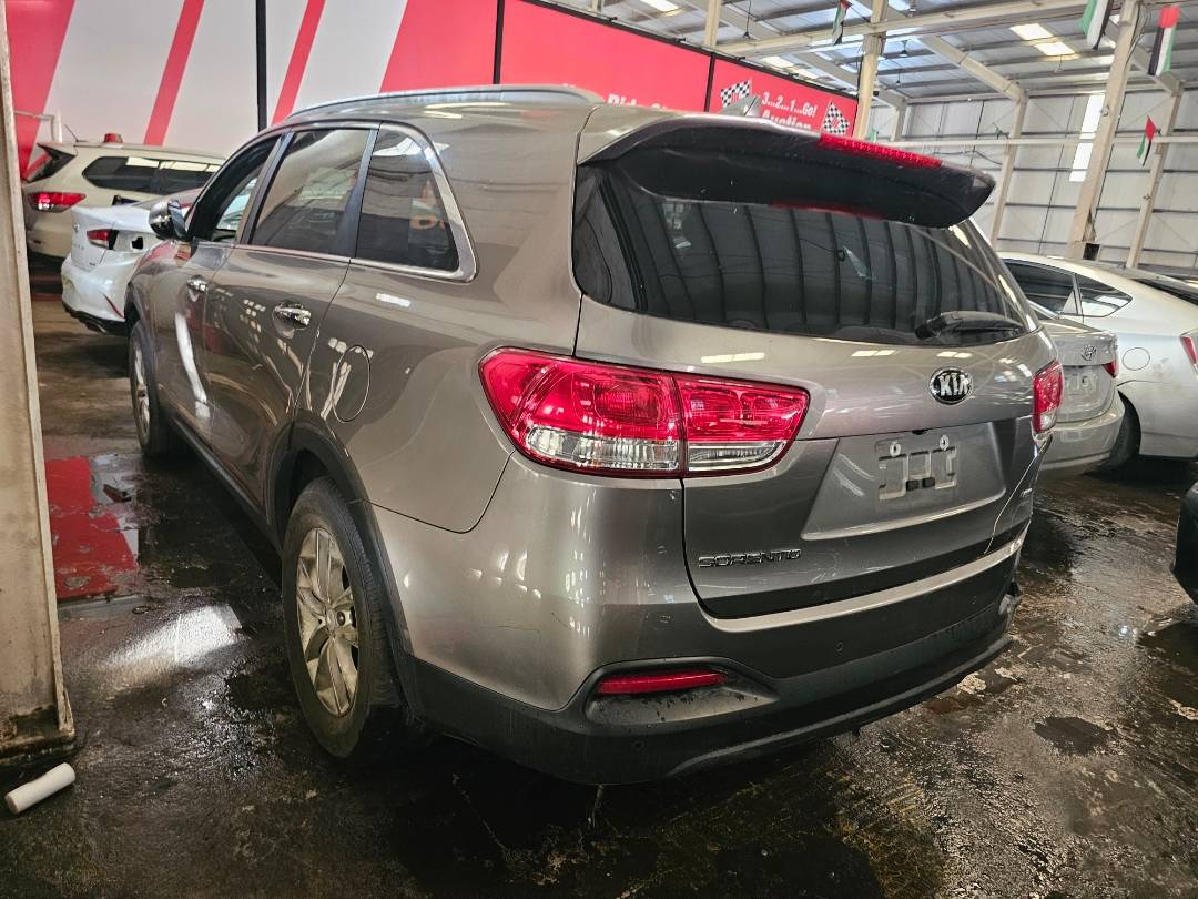 2018 KIA SORENTO — 134803 Miles — Lot 58400755 — Souq - Marhaba Auctions Used Cars - Image 3