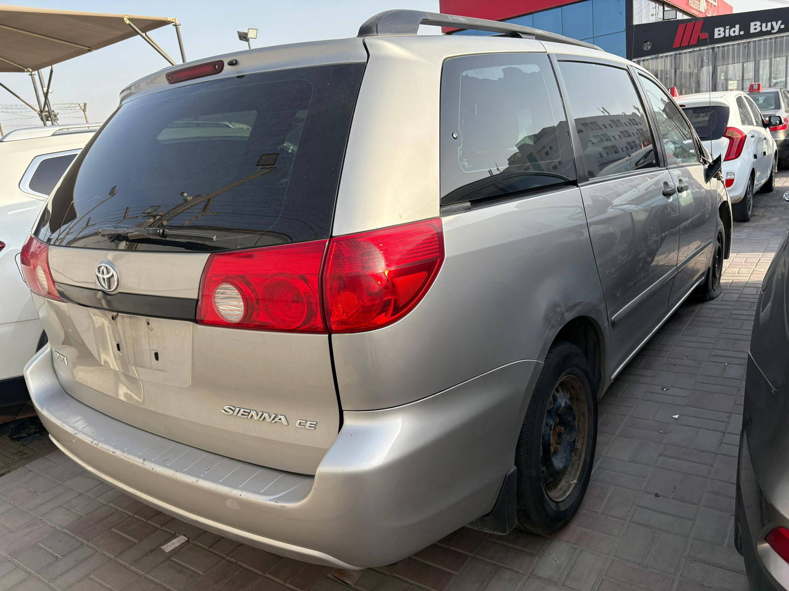 2006 TOYOTA SIENNA — 338403 KM — Lot 491718 — Ind. 12 - Marhaba Auctions Used Cars - Image 6