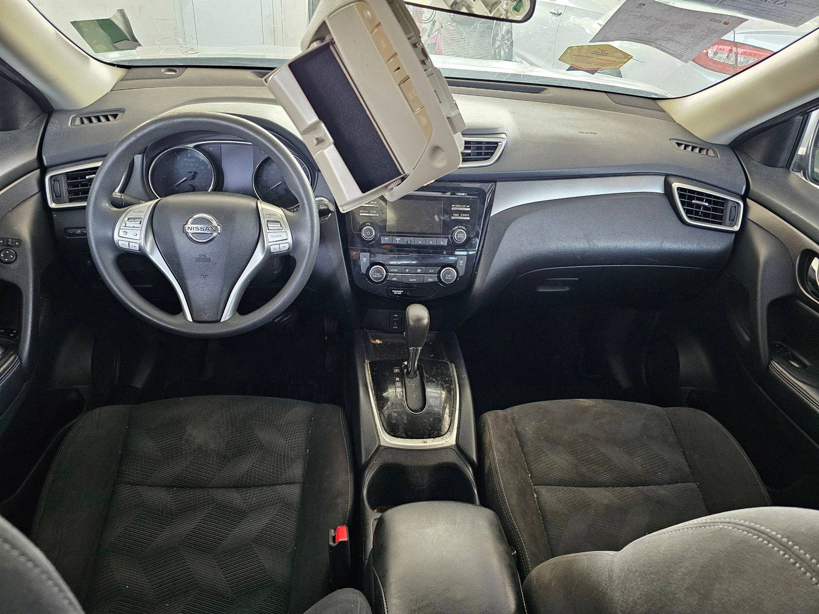2015 NISSAN ROGUE — 118151 Miles — Lot 4317845 — Souq - Marhaba Auctions Used Cars - Image 7