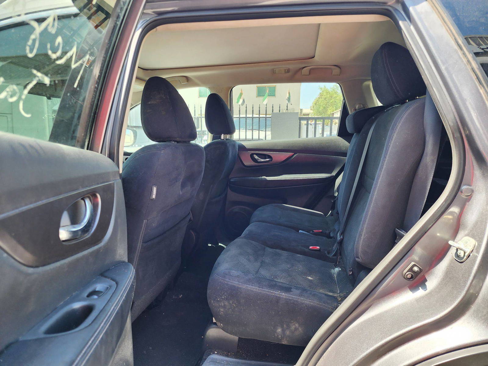 2015 NISSAN ROGUE — 263872 KM — Lot 12192854 — Al Quoz - Marhaba Auctions Used Cars - Image 7