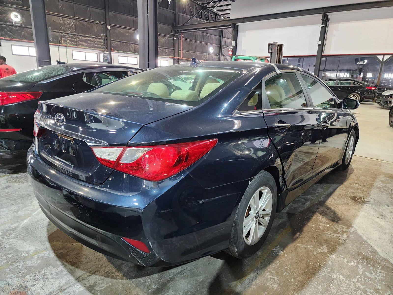 2014 HYUNDAI SONATA — 138789 Miles — Lot 54209474 — Al Quoz - Marhaba Auctions Used Cars - Image 4