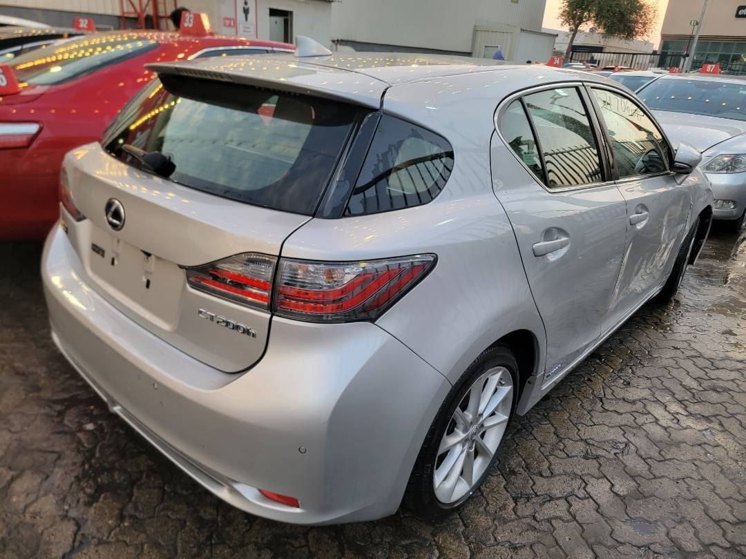 2012 LEXUS CT 200 — 248021 Miles — Lot 37170666 - Marhaba Auctions Used Cars - Image 4