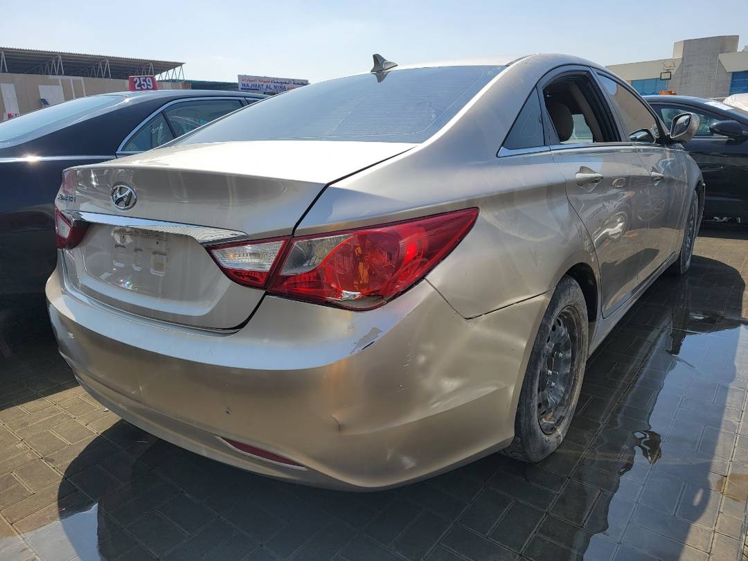 2011 HYUNDAI SONATA — 166708 Miles — Lot 37179000 - Marhaba Auctions Used Cars - Image 4