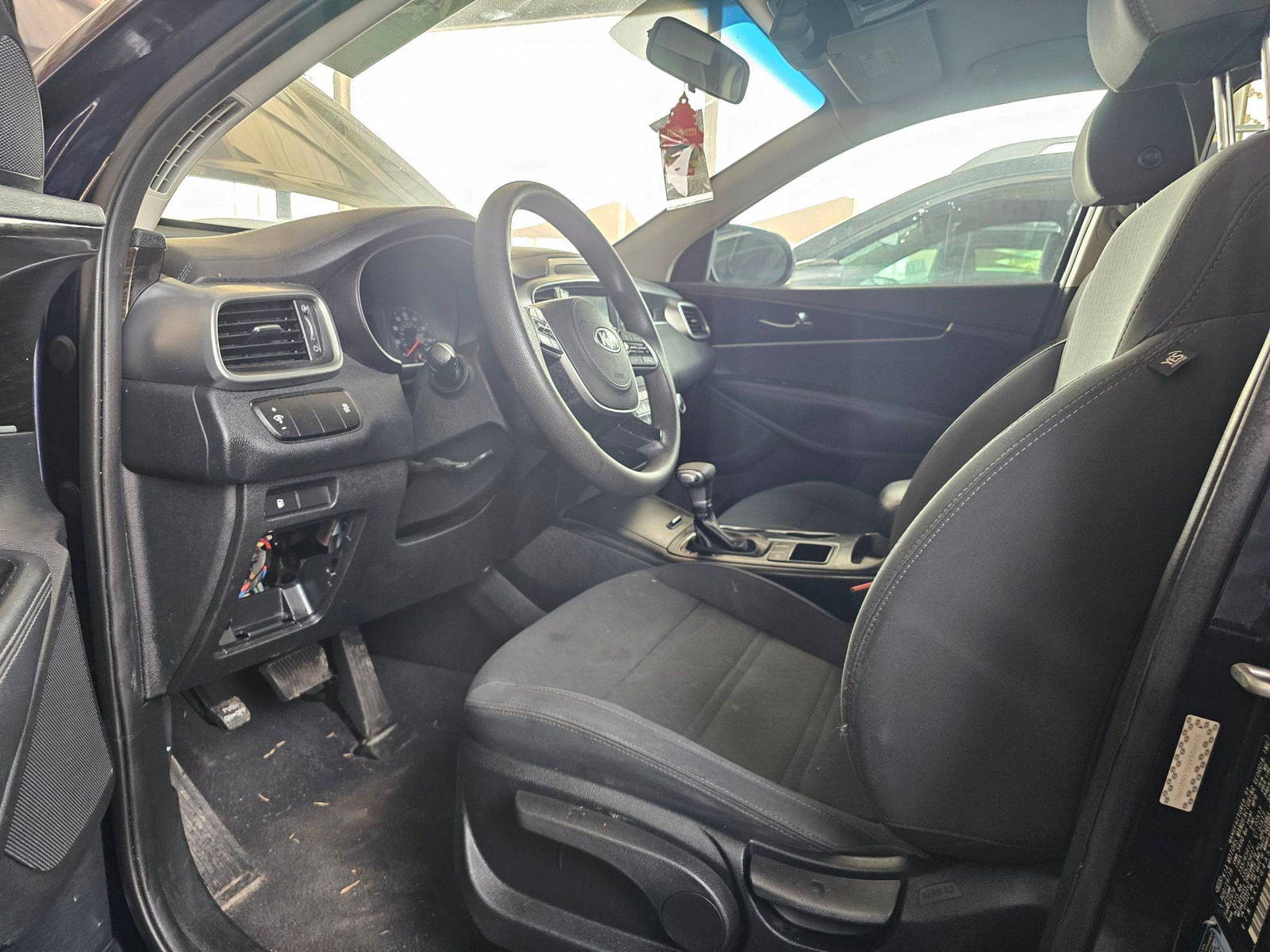 2020 KIA SORENTO — 107794 Miles — Lot 41784142 — Souq - Marhaba Auctions Used Cars - Image 8