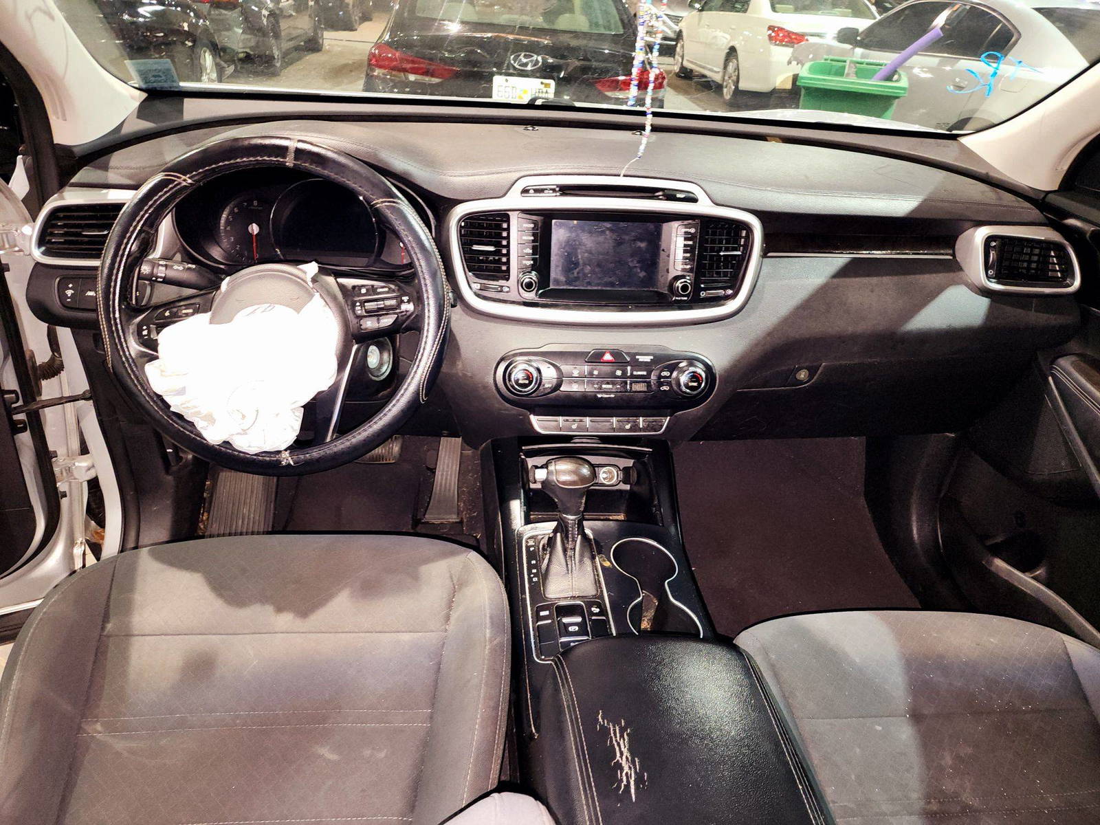 2017 KIA SORENTO — 140456 Miles — Lot 40841684 — Souq - Marhaba Auctions Used Cars - Image 7