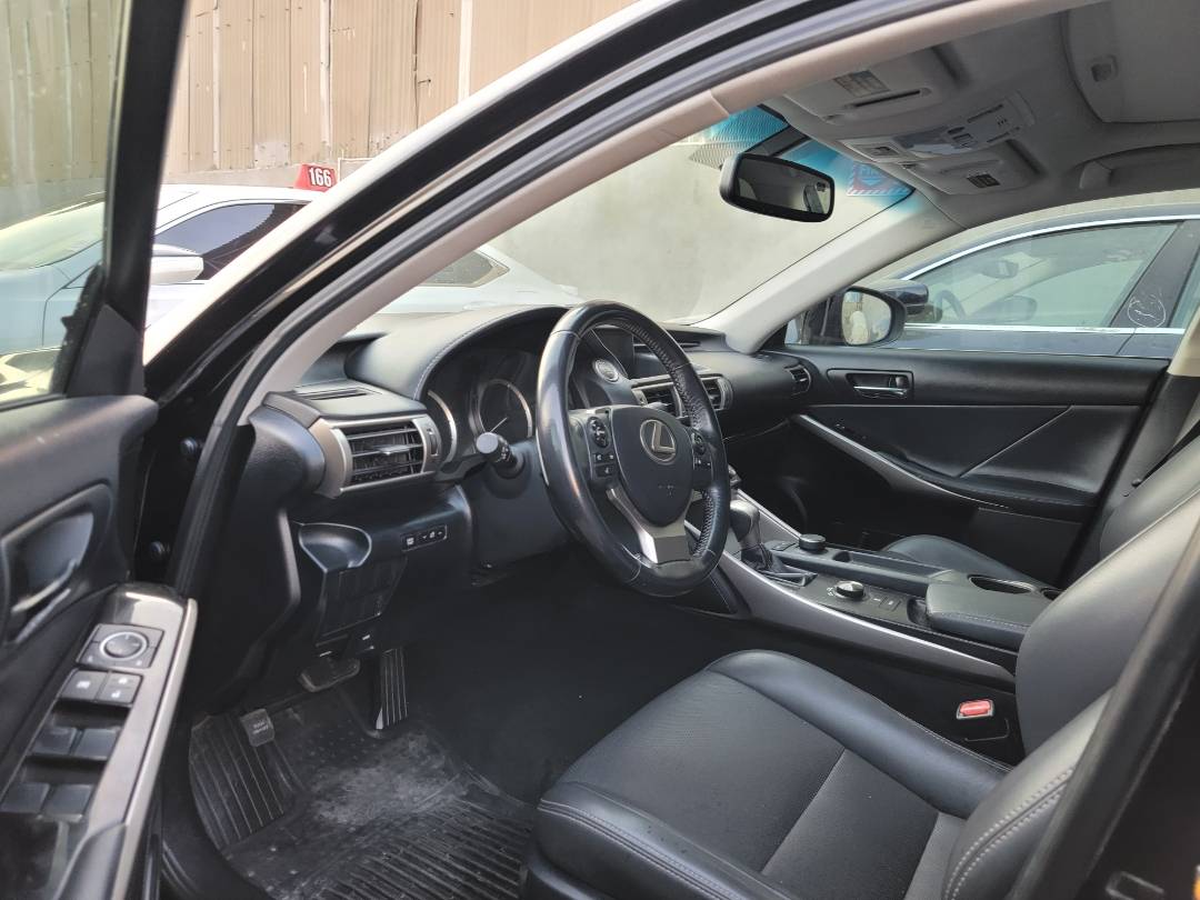 2016 LEXUS IS 300 — 85743 Miles — Lot 5G5005614 — Main - Marhaba Auctions Used Cars - Image 6
