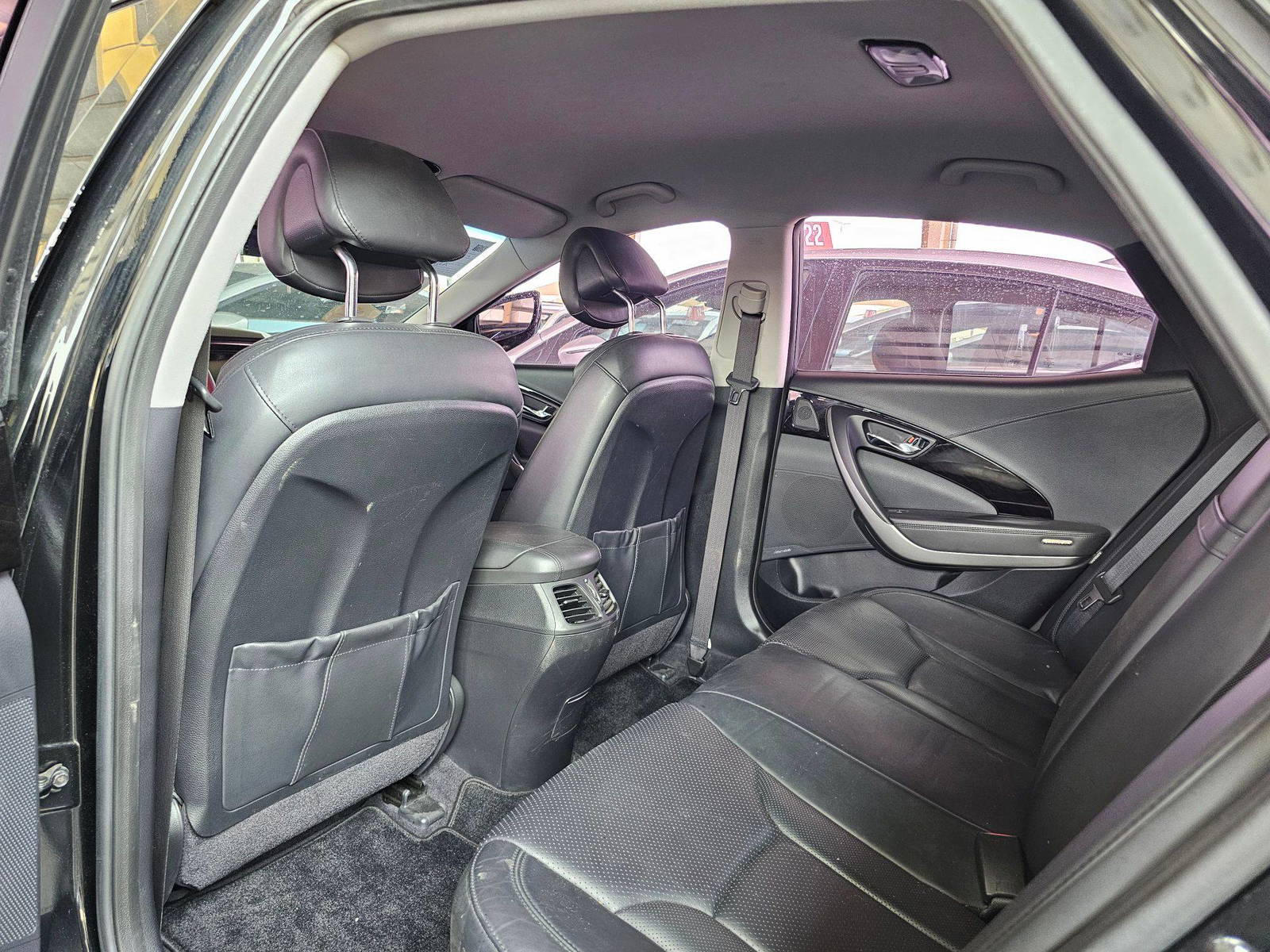 2012 HYUNDAI GRANDEUR — 202437 KM — Lot 204208 — Souq - Marhaba Auctions Used Cars - Image 6