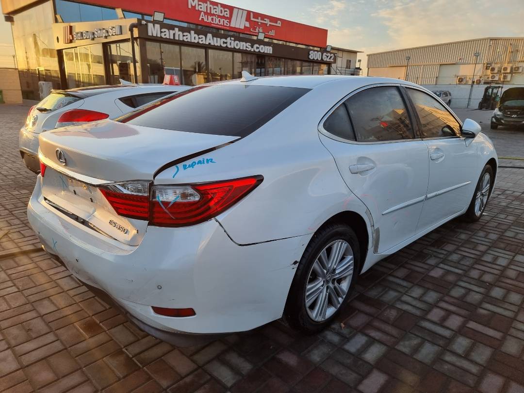 2014 LEXUS ES 350 — 114821 Miles — Lot 125487 — Souq - Marhaba Auctions Used Cars - Image 4