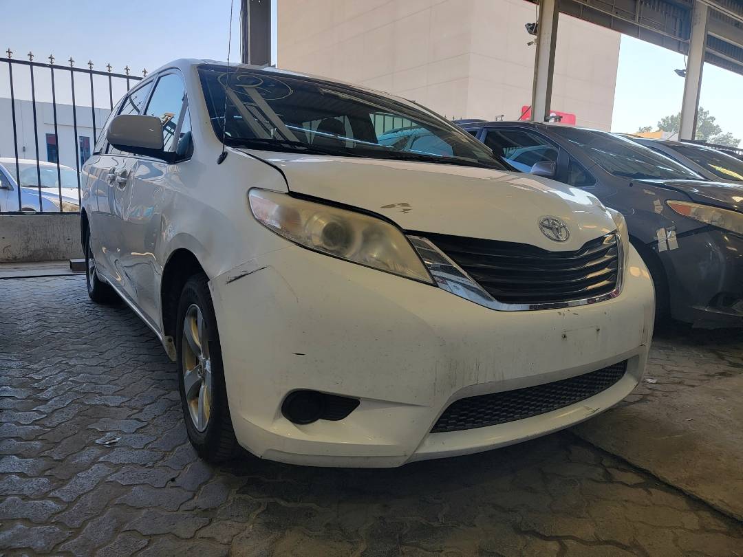 2011 TOYOTA SIENNA — 243380 Miles — Lot BS116332 — Main - Marhaba Auctions Used Cars - Image 4
