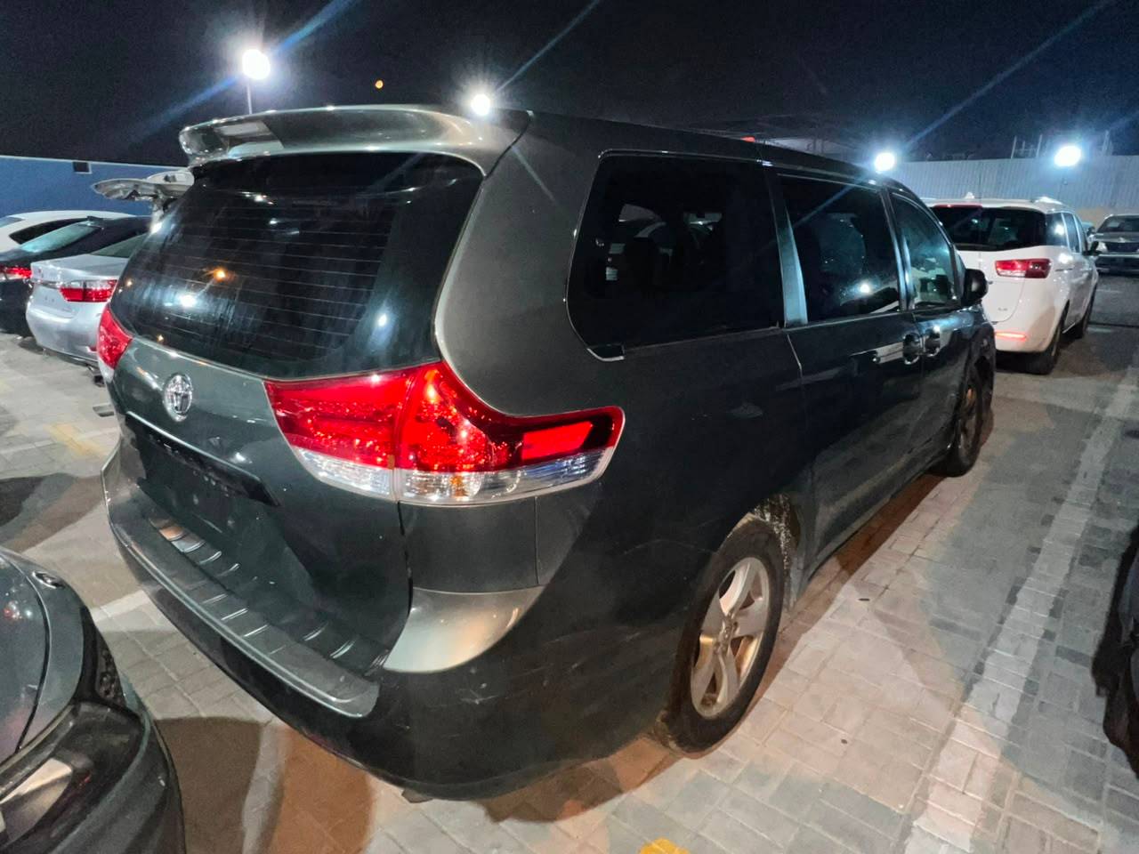 2014 TOYOTA SIENNA — 214015 Miles — Lot 95418865 — Main - Marhaba Auctions Used Cars - Image 4