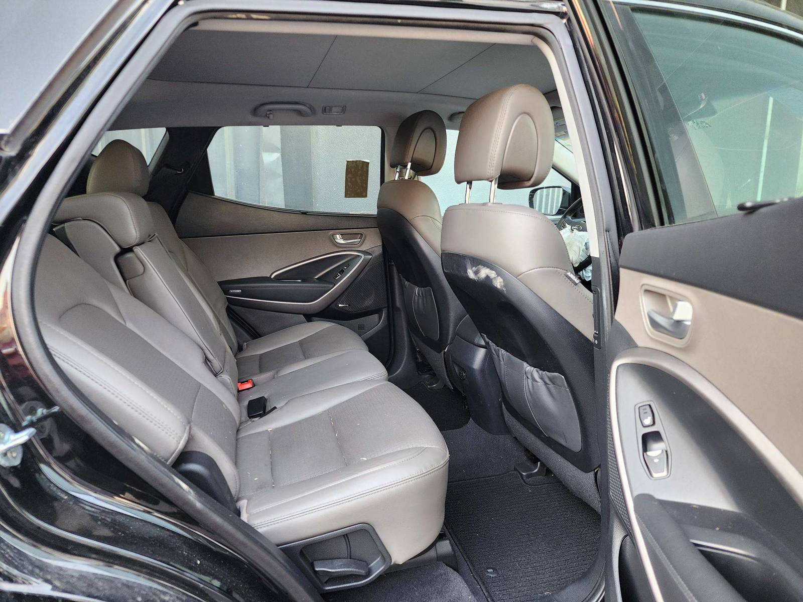2016 HYUNDAI SANTA FE — 78966 Miles — Lot 3394364 — Al Quoz - Marhaba Auctions Used Cars - Image 8