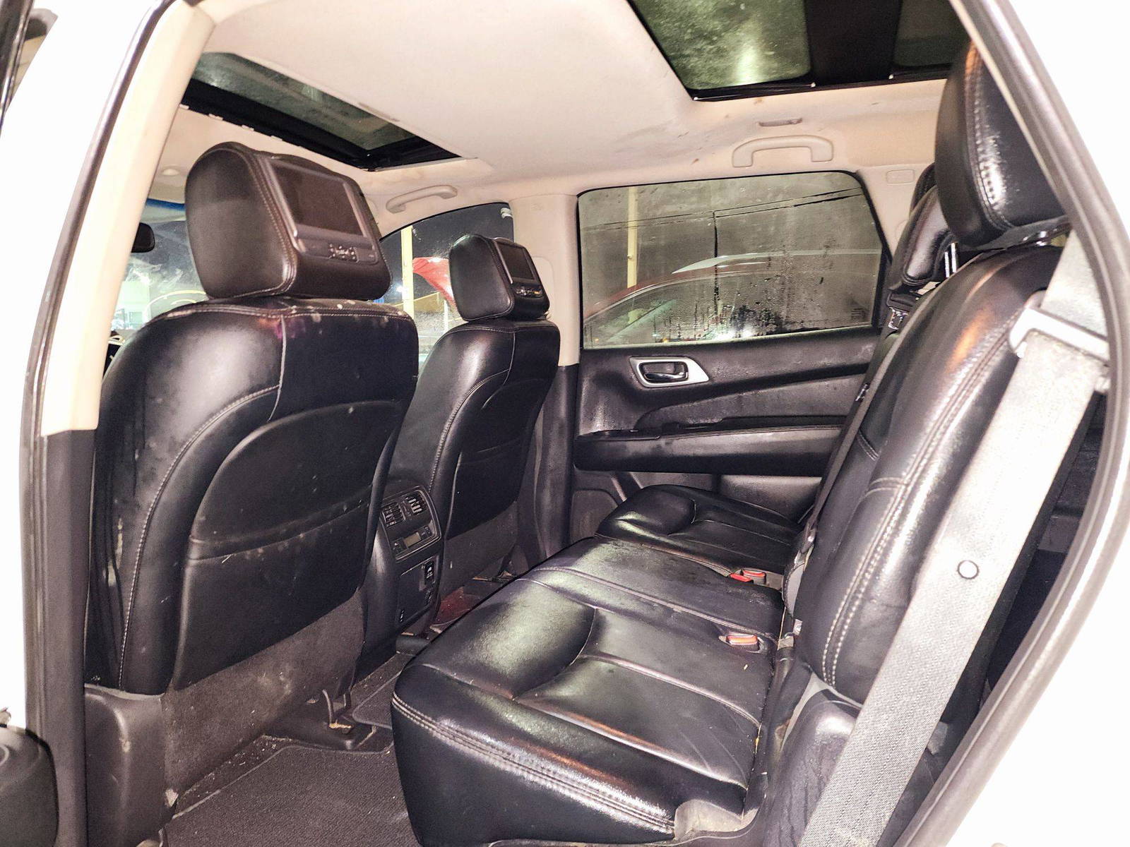 2015 NISSAN PATHFINDER — 157071 Miles — Lot 78342594 — Souq - Marhaba Auctions Used Cars - Image 6