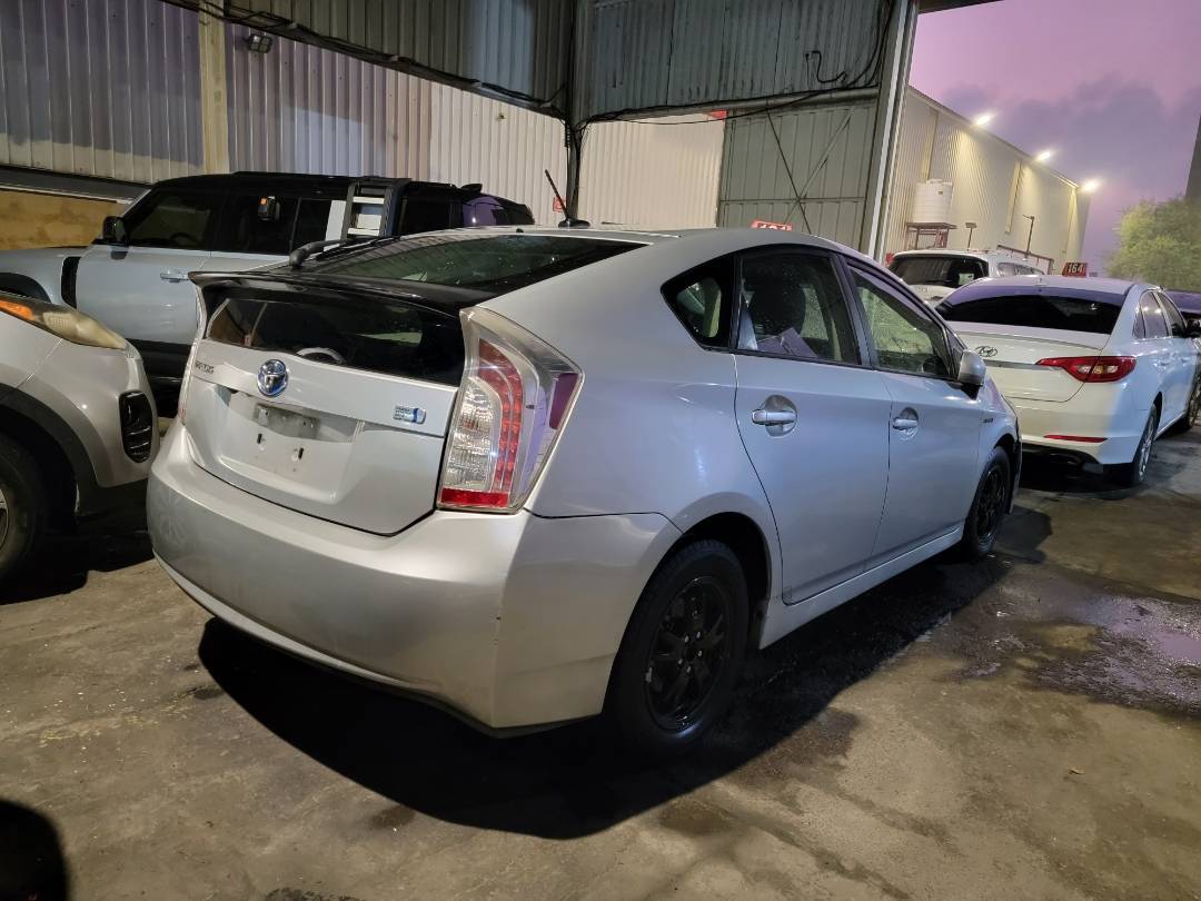 TOYOTA PRIUS 2015 - Marhaba Auction Used Cars - Image 4