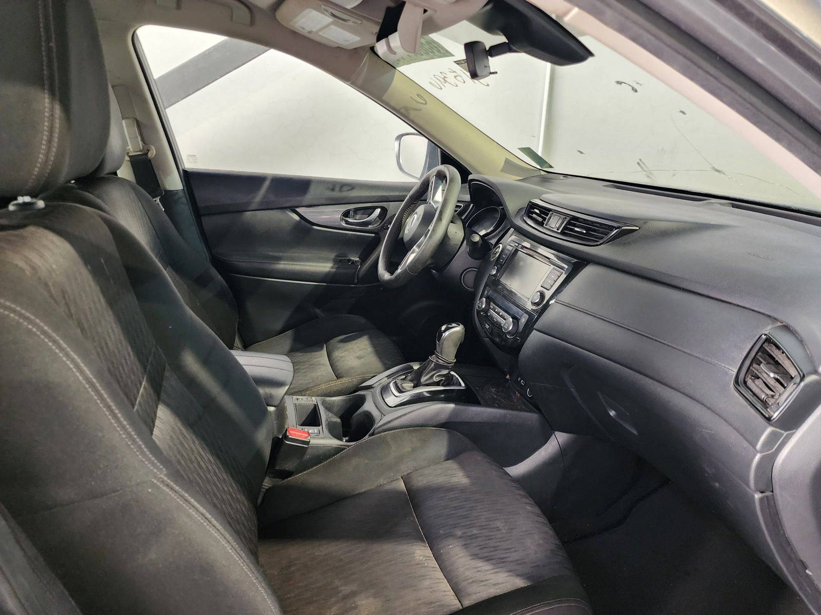 2019 NISSAN ROGUE — 164597 Miles — Lot 65067744 — Al Quoz - Marhaba Auctions Used Cars - Image 9