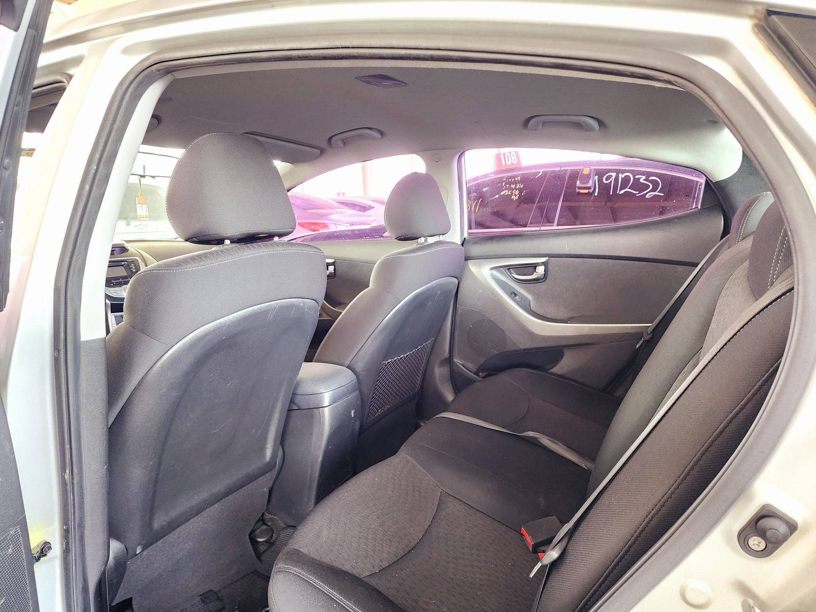 2012 HYUNDAI AVANTE — 164912 KM — Lot 190308 — Souq - Marhaba Auctions Used Cars - Image 6