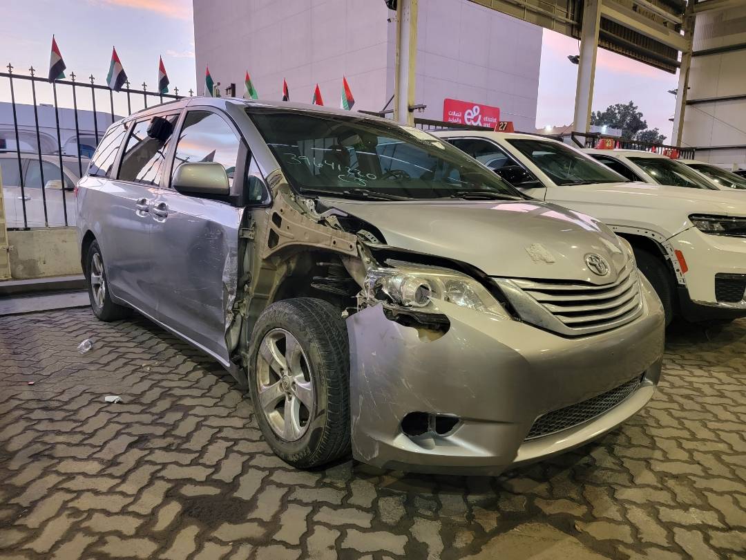 2015 TOYOTA SIENNA — 206349 Miles — Lot S658852 — Main - Marhaba Auctions Used Cars - Image 4