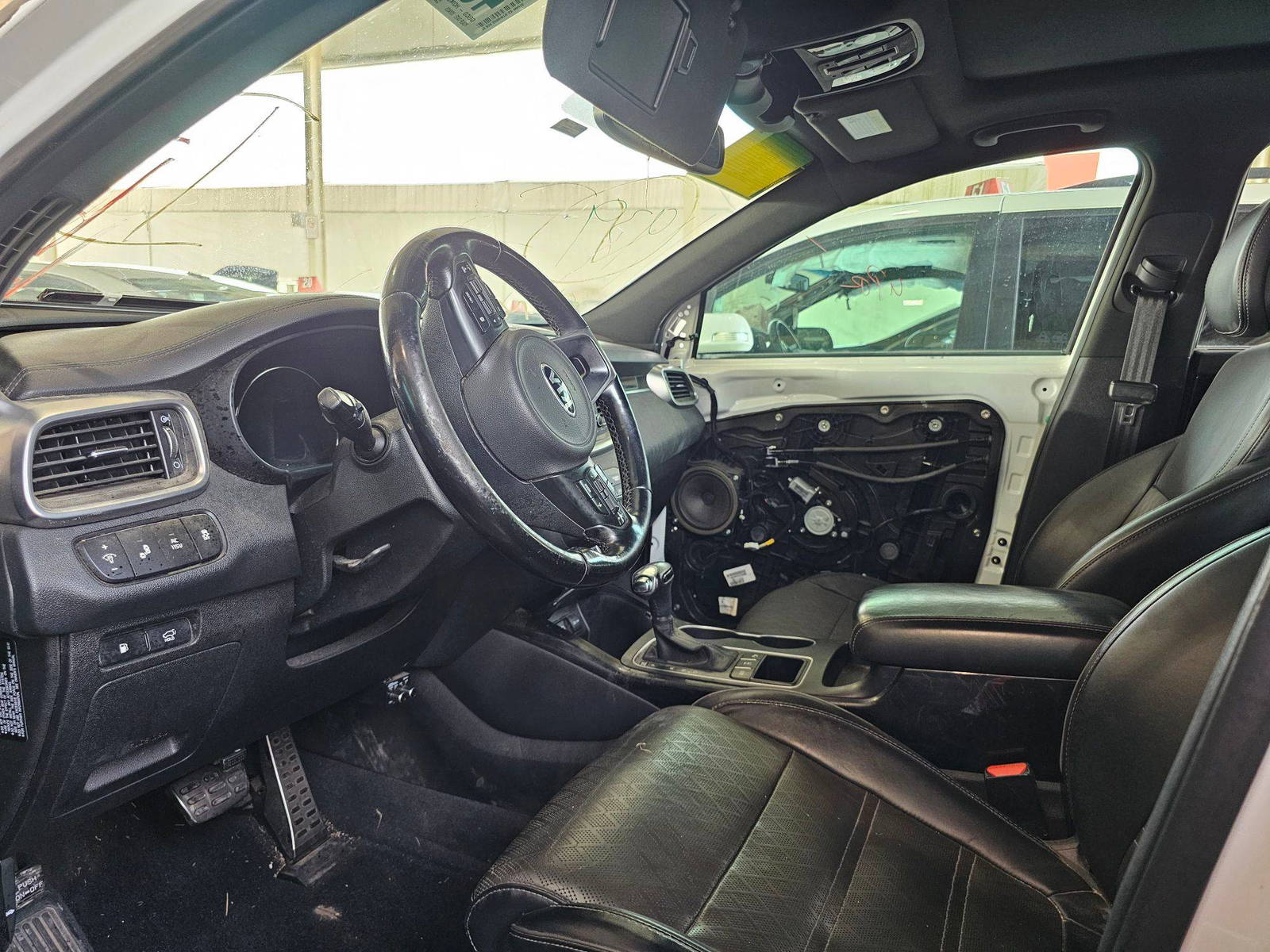 KIA SORENTO 2016 - Marhaba Auction Used Cars - Image 9