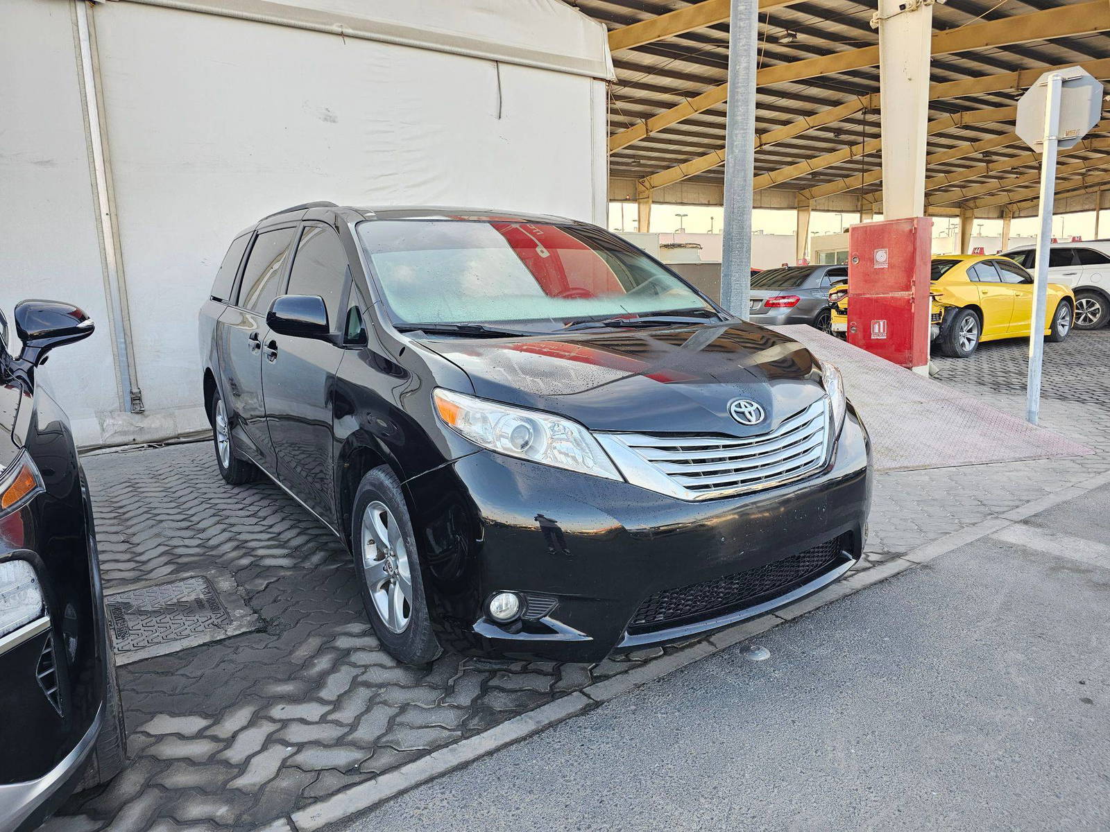 2011 TOYOTA SIENNA — 282438 Miles — Lot S055686 — Souq - Marhaba Auctions Used Cars - Image 5
