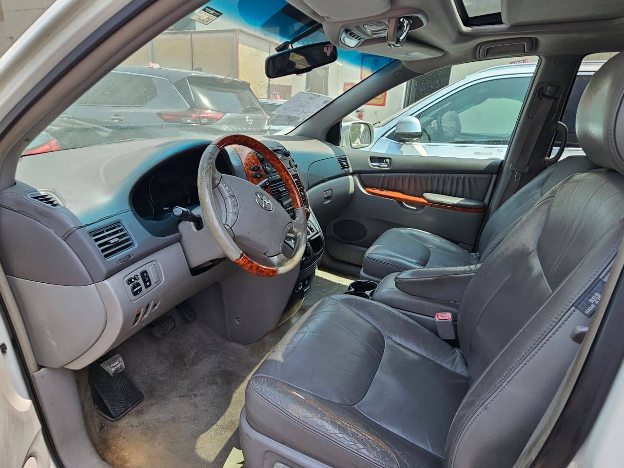 2008 TOYOTA SIENNA — 302029 Miles — Lot 137990 — Main - Marhaba Auctions Used Cars - Image 8
