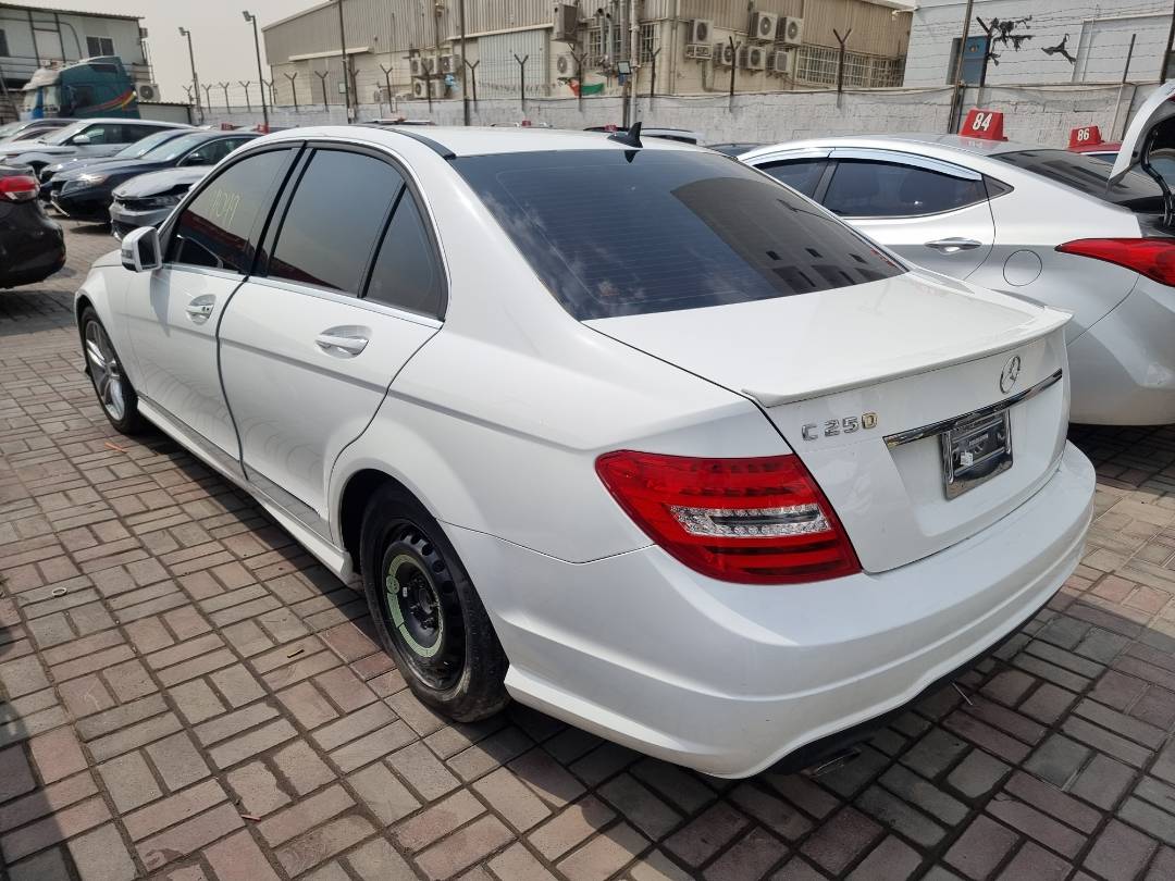 2014 MERCEDES BENZ C 250 — 141049 Miles — Lot 53858 — Ind. 12 - Marhaba Auctions Used Cars - Image 5
