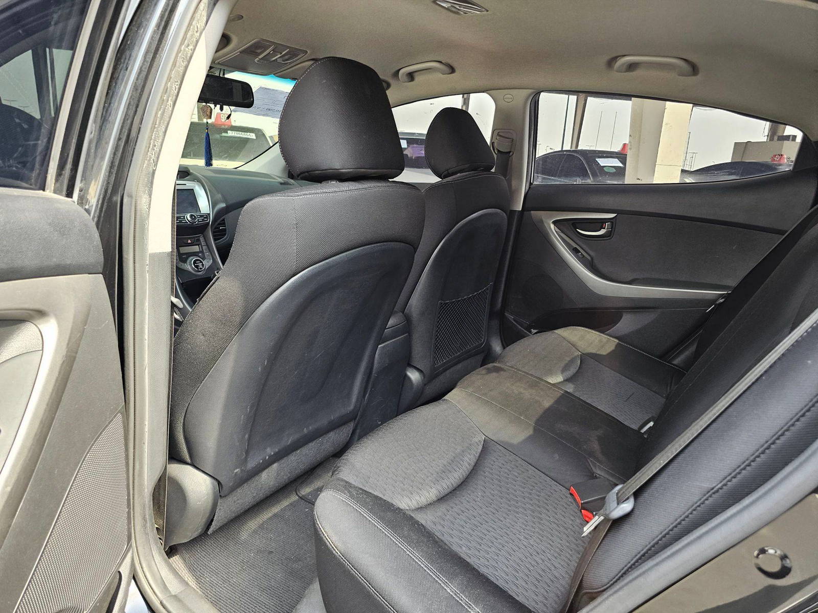 2013 HYUNDAI AVANTE — 211243 KM — Lot 768335 — Souq - Marhaba Auctions Used Cars - Image 6