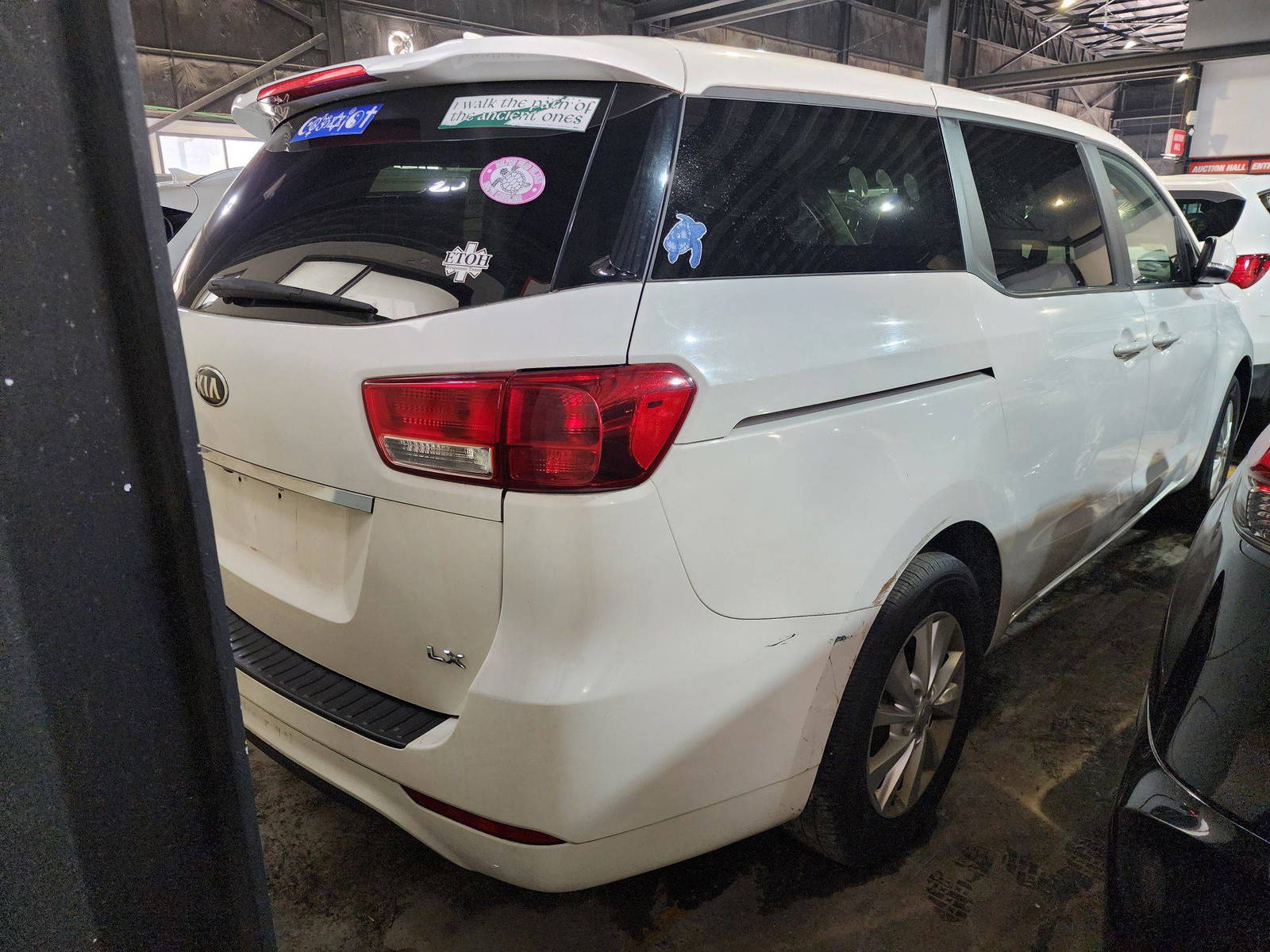 2017 KIA SEDONA — 126144 Miles — Lot 245707 — Al Quoz - Marhaba Auctions Used Cars - Image 6