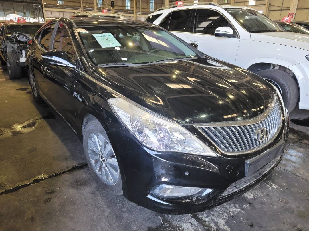 2015 HYUNDAI GRANDEUR — 317748 KM — Lot FA008130 — Main - Marhaba Auctions Used Cars - Image 4